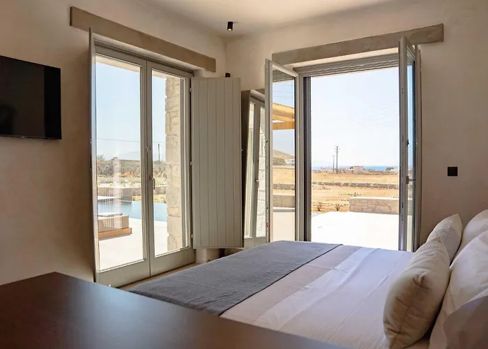 Phoenix With Private Pool & Sea Views Near Naousa Ambelas