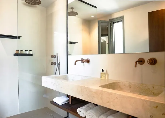 Phoenix With Private Pool & Sea Views Near Naousa Villa