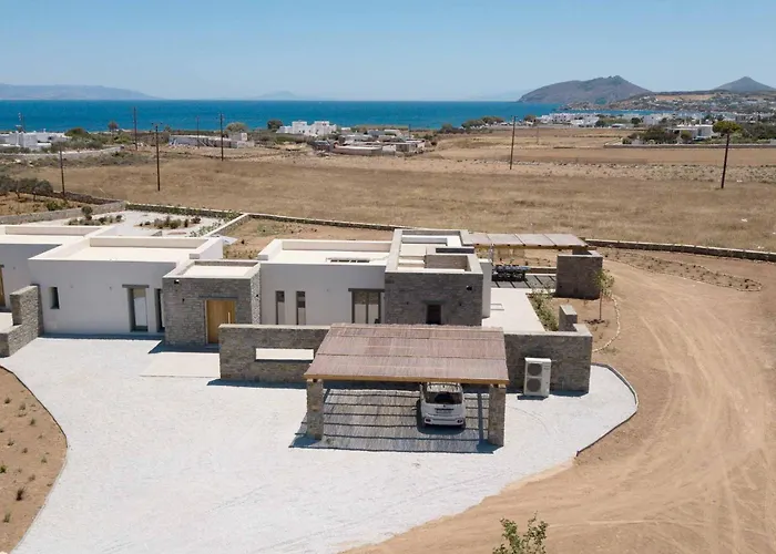 Phoenix With Private Pool & Sea Views Near Naousa *