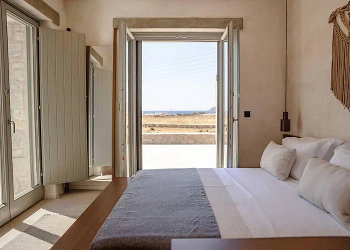 Villa Phoenix With Private Pool & Sea Views Near Naousa Ambelas