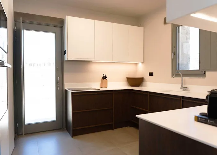 Phoenix With Private Pool & Sea Views Near Naousa Vila *