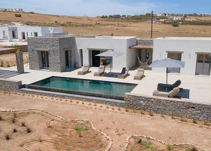 Vila Phoenix With Private Pool & Sea Views Near Naousa *