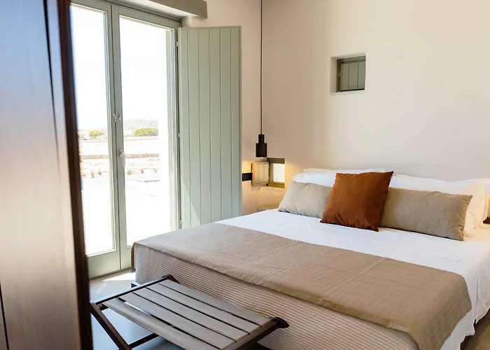 Phoenix With Private Pool & Sea Views Near Naousa