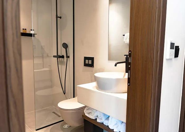 Vila Phoenix With Private Pool & Sea Views Near Naousa *