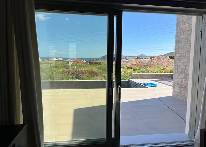 Phoenix With Private Pool & Sea Views Near Naousa Vila *